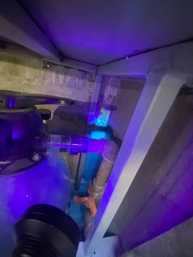 Ensaio de estanqueidade com corante UV